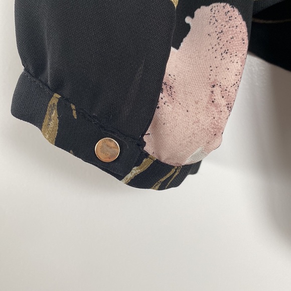 Dynamite Floral V-Neck Blouse with Choker - Picture 12 of 14